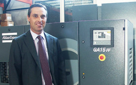 Dirk Villé, Atlas Copco, zeigte auf der vienna-tec energieeffiziente Produkte.